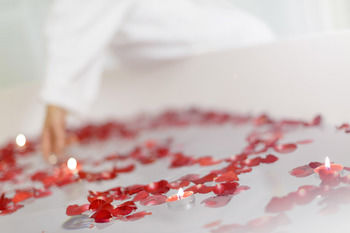 Deep Soaking Bathtub